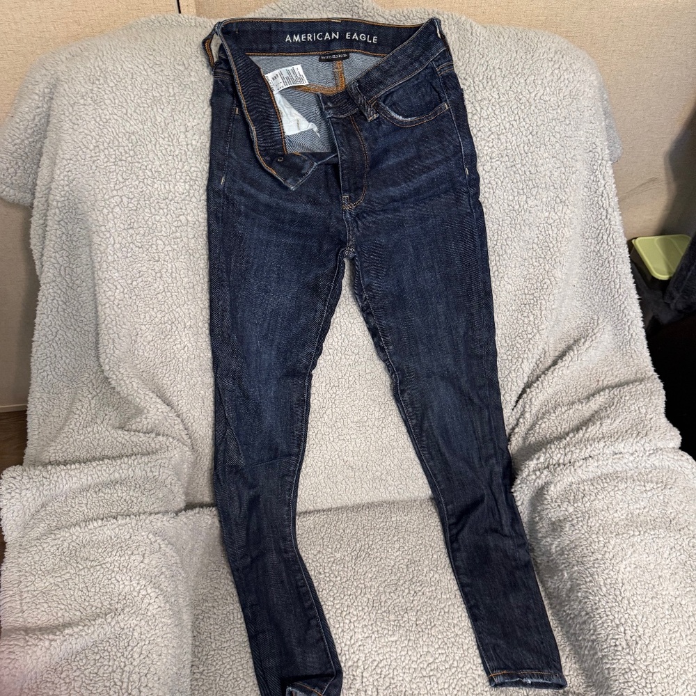 American Eagle Skinny Jeans size 2-Long